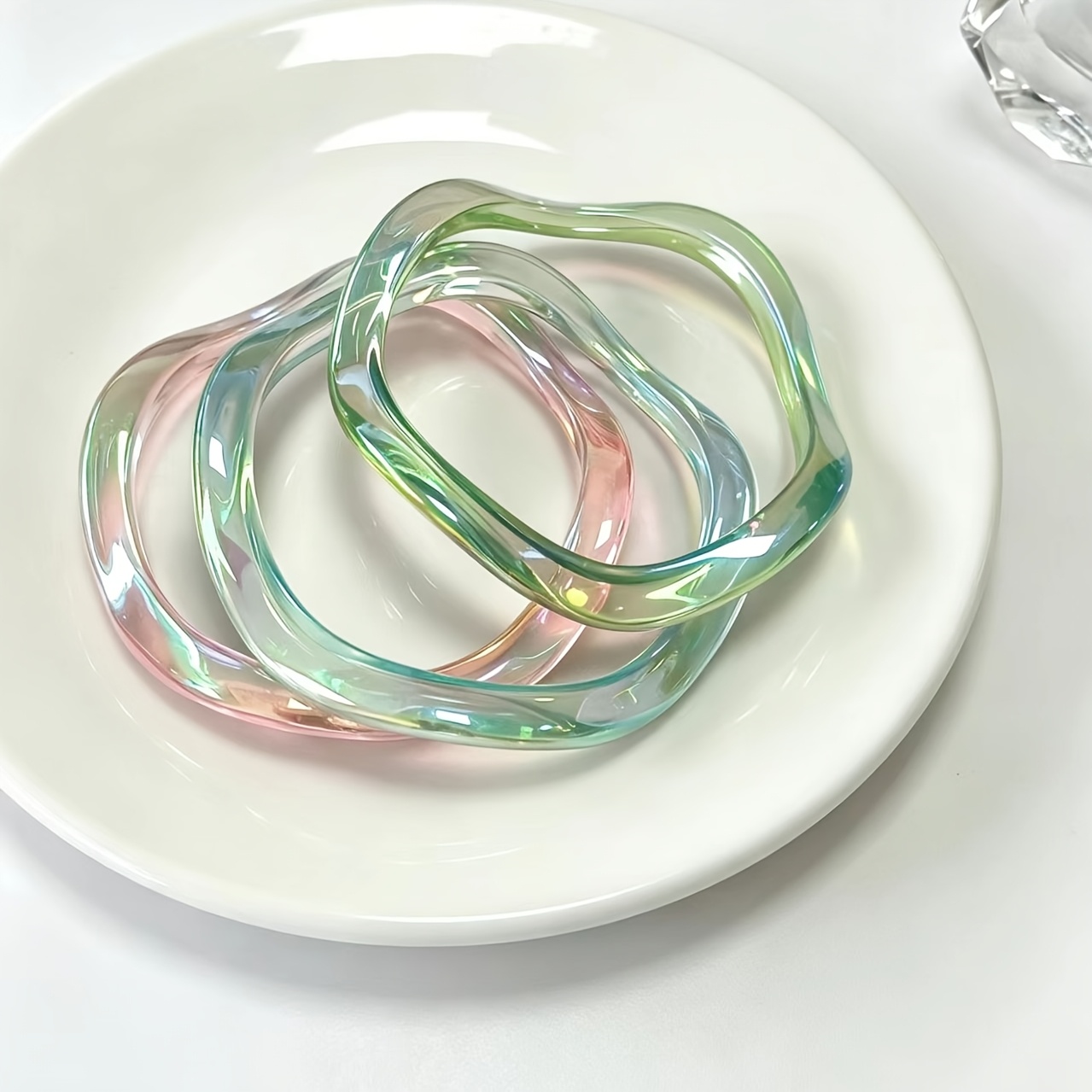 TEMU 3pcs Set, Gradient , High- Jelly Resin Material, Fine Hoop With Wavy Twisted Pattern Bracelet Body. Suitable For Women, Students, Shopping,