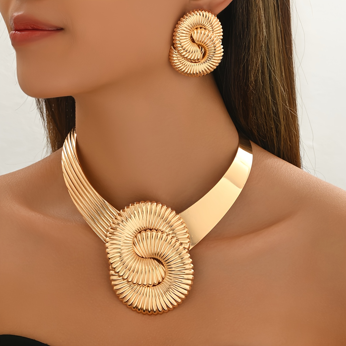 TEMU 3pcs Of Fashionable V-shaped Golden 8-shaped Trend Fashion Clavicle Elegant Daily Versatile Party Earrings Necklace Set