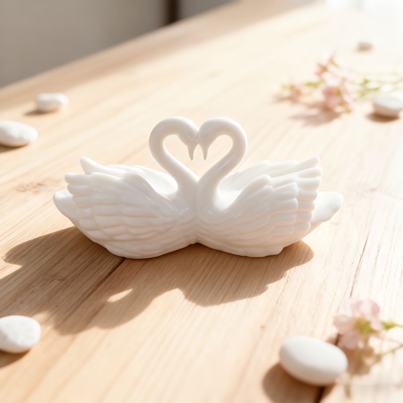 Realistic Design Ornament For Wedding Home Decoration, Car Dashboard, Bonsai, Indoor And Outdoor Home Decoration, Halloween And Christmas Valentine's Day/holiday Gifts, Souvenirs, Etc. Collection Item