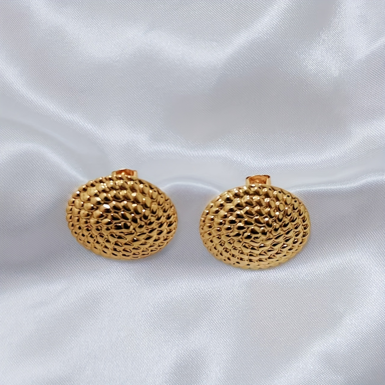 Women's Minimalist Round Hoop Earrings - 18K Golden Plated