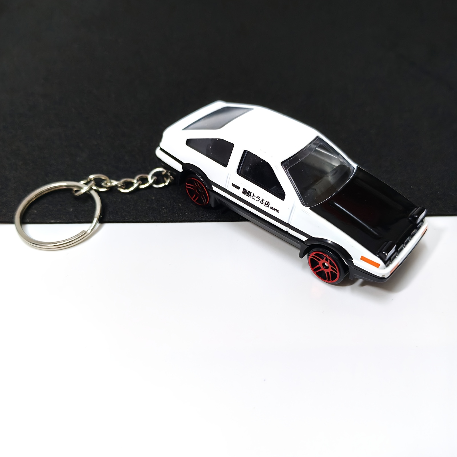 

1pc Ae86 Keychain, Scale Diecast Car Model Keyring, Non-braided Plastic Key Holder, Collectible Hanging Accessory For Car Enthusiasts (key Ring Color May )