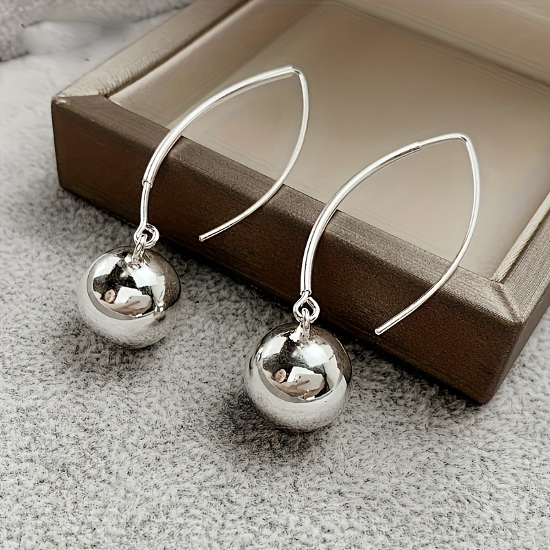 Image of A Pair Of Spherical, Elegant, And Minimalist Earrings For Women Makes An Ideal Gift For A Friend. Are Suitable For Daily Commutes, Parties, Vacations, Music Festivals, And Banquets