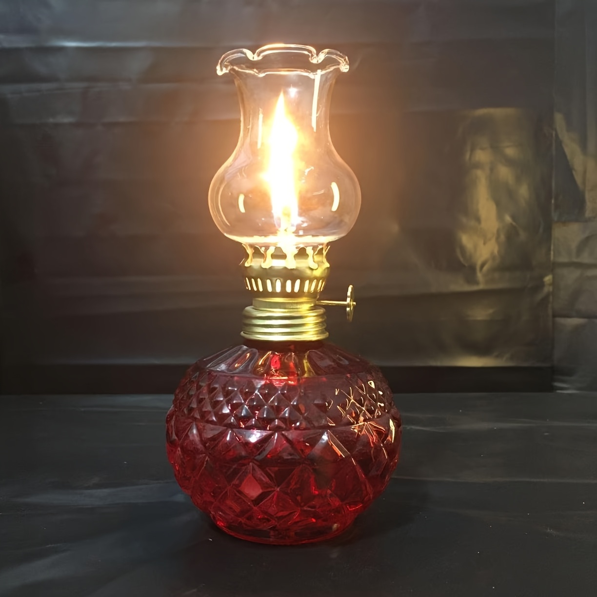 De Betoverende Schijn van de Glazen Olielamp