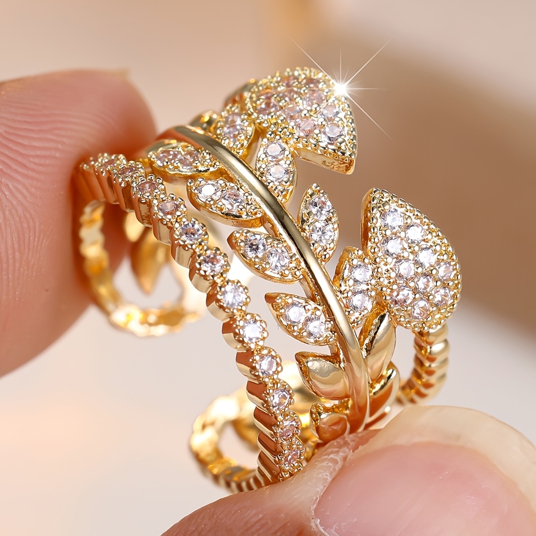 Women's Open-Ring with Hollow-out Pattern and Synthetic Zirconia