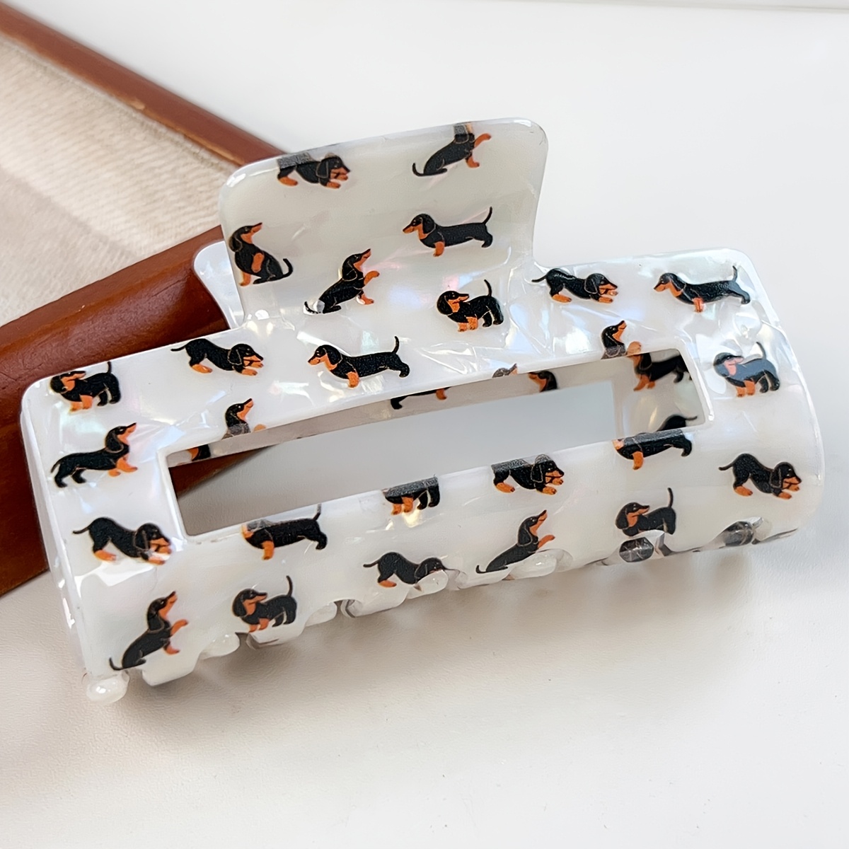 1pc Dachshund Dog Print Acetate Hair Claw Clip, White Iridescent Hollow Rectangle Non-slip Shark Clip, Cute Puppy Hair Jaw Clamp, Women Casual Accessories