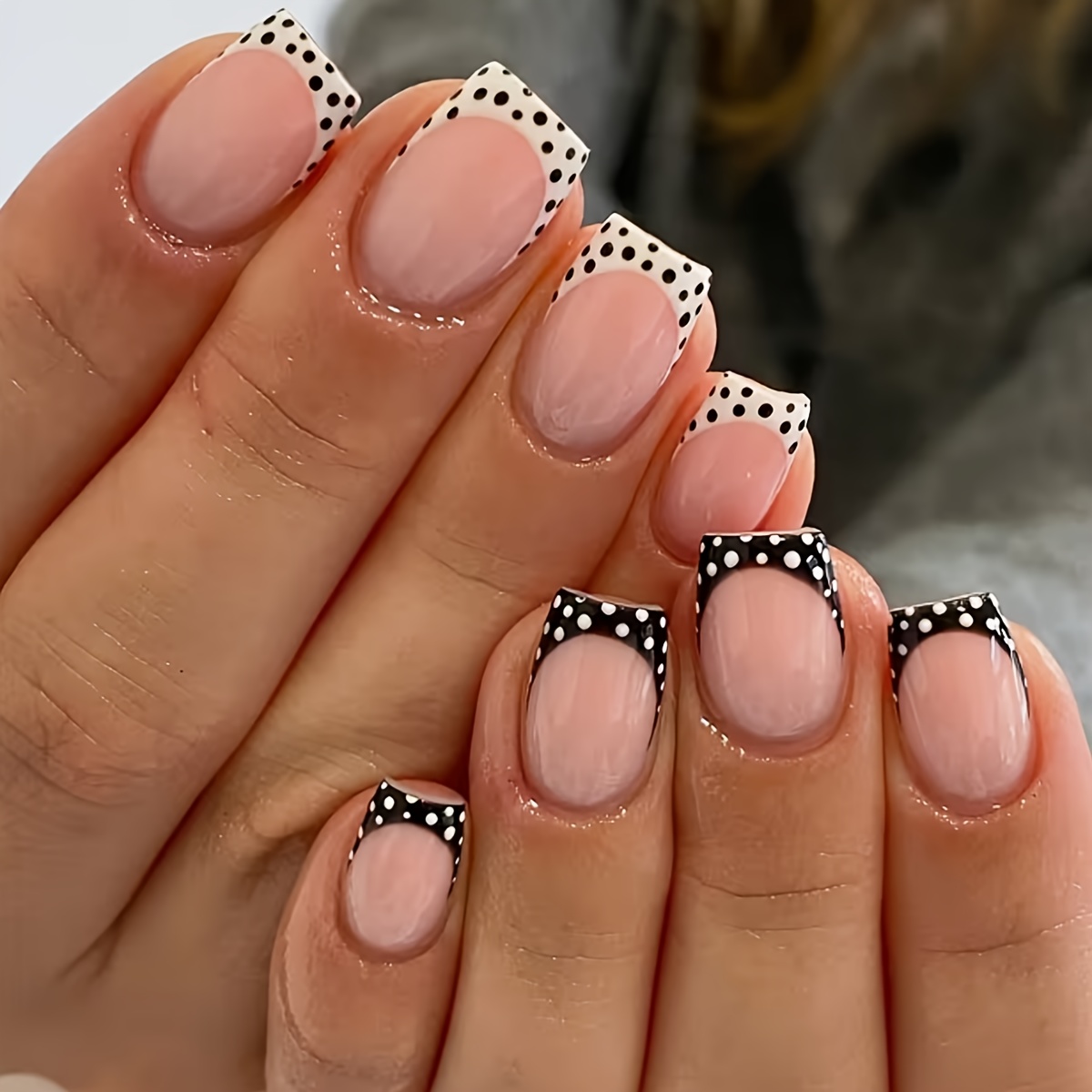 24pcs New Short Square Press-on Short Nails With Black And White Polka Dots - Glossy End, Suitable For Women And Nail Supplies
