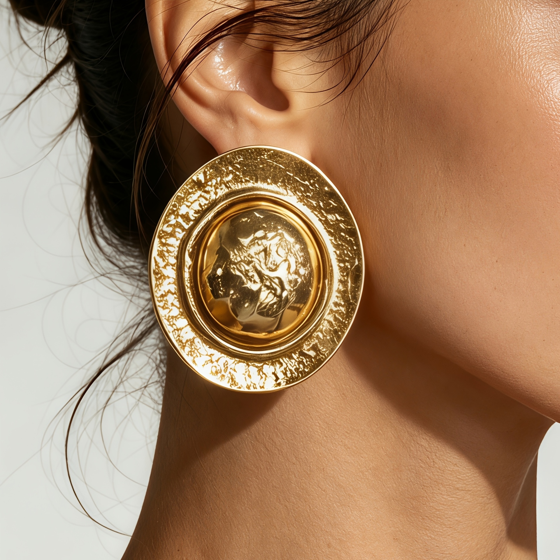 TEMU 1 Paire de Boucles d'Oreilles Clous Tendance Femme, Texture , Grandes Clous Ronde, Plaque Extérieure et Surface Convexe Intérieure, Design