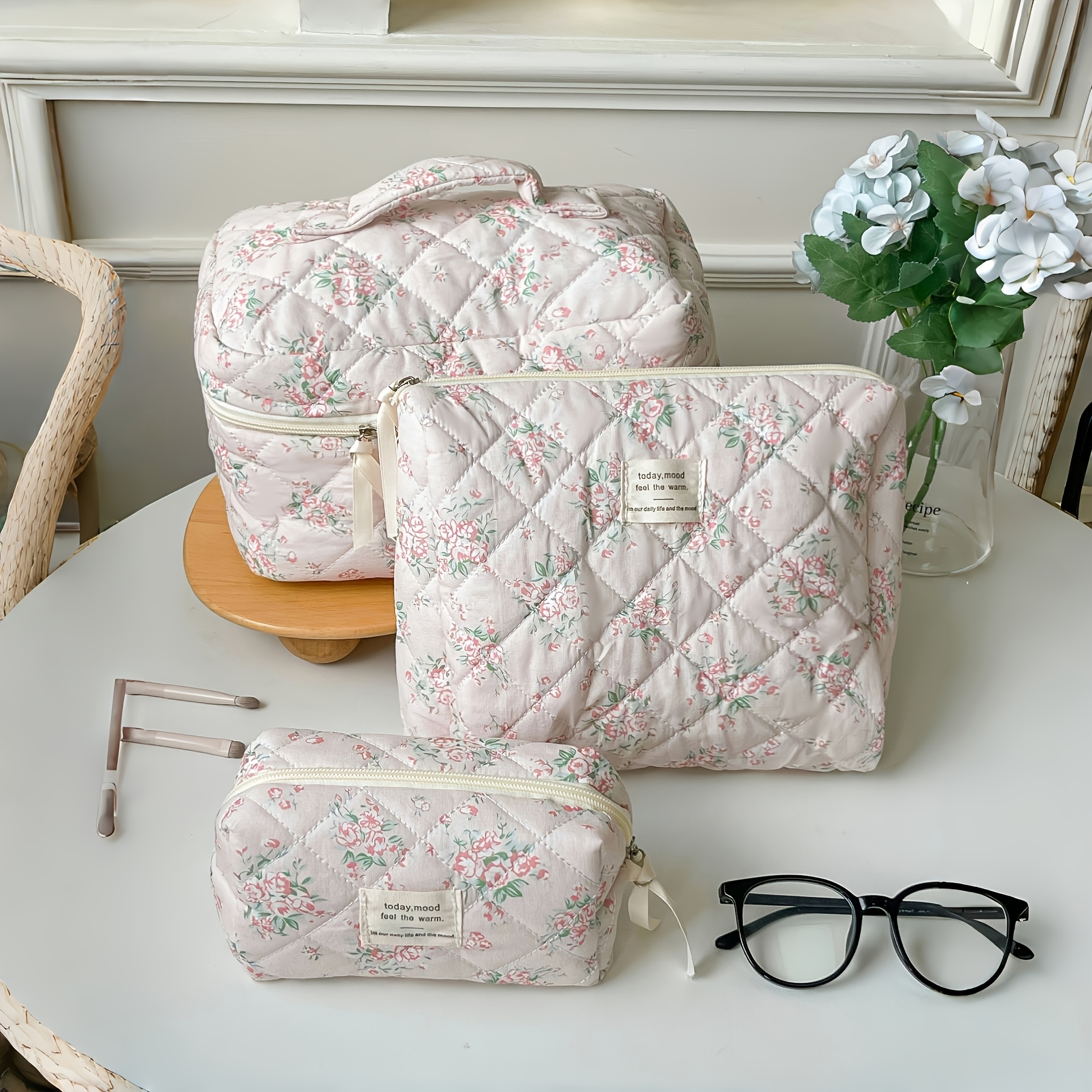 TEMU 3pcs Travel Makeup Bag Featuring An Pink Floral Print; A Spacious, Quilted, Portable Organizer For Women And. This Versatile Bag Room For