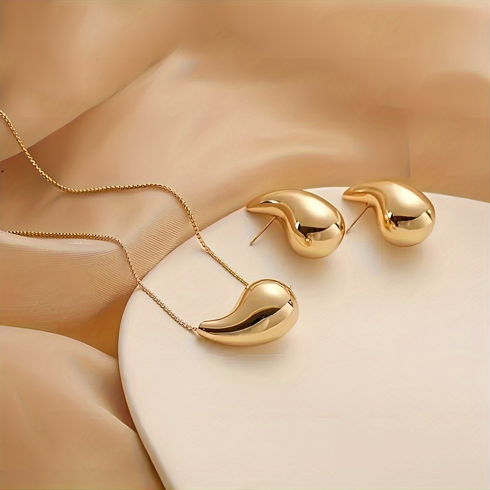

Elegant 3-piece Golden Teardrop Jewelry Set, Simple Metal Drop Earrings And Necklace Combo, Women's Vacation Date Accessory Gift, Minimalist Style