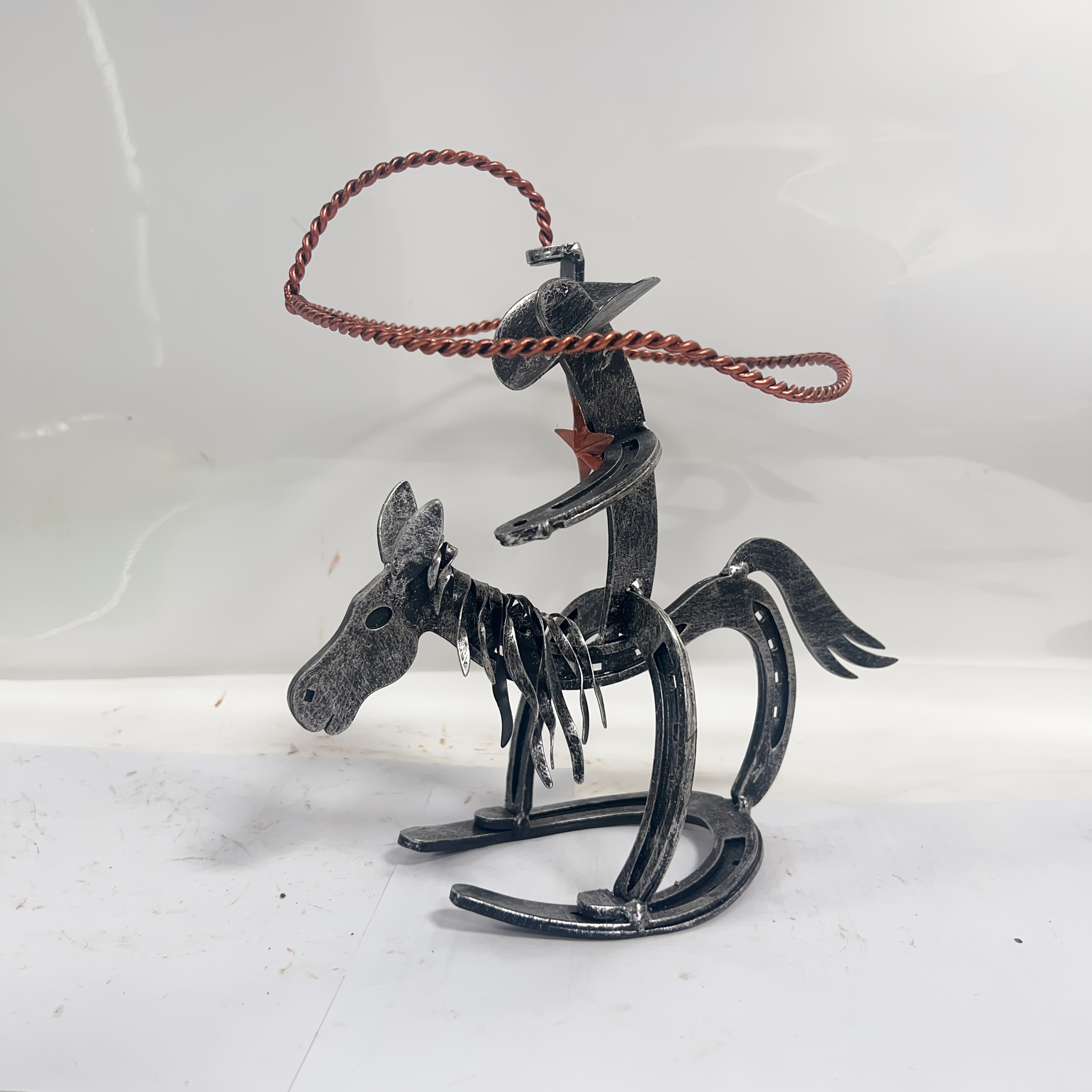 TEMU 1pc Vintage Horseshoe Cowboy Riding Metal Sculpture, Holiday Decorative Ornament, Western Style Cowboy Wrought Iron Desktop Decor, Rustic Room