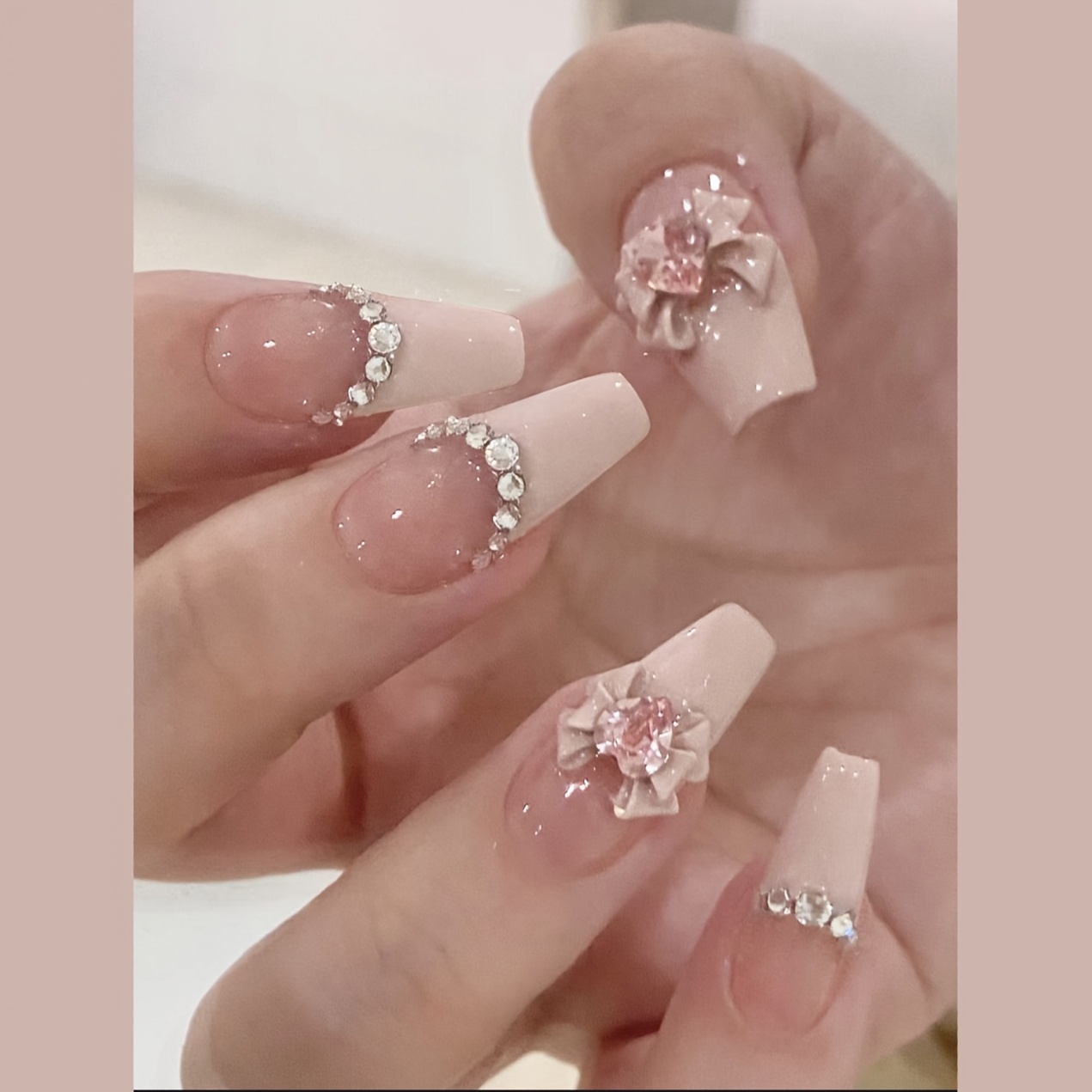 

[10pcs Pink French Tip Nails] 10pcs Handmade Pink French Tip Press-on Nails, Middle Length, , With Glitter Accents And Heart &