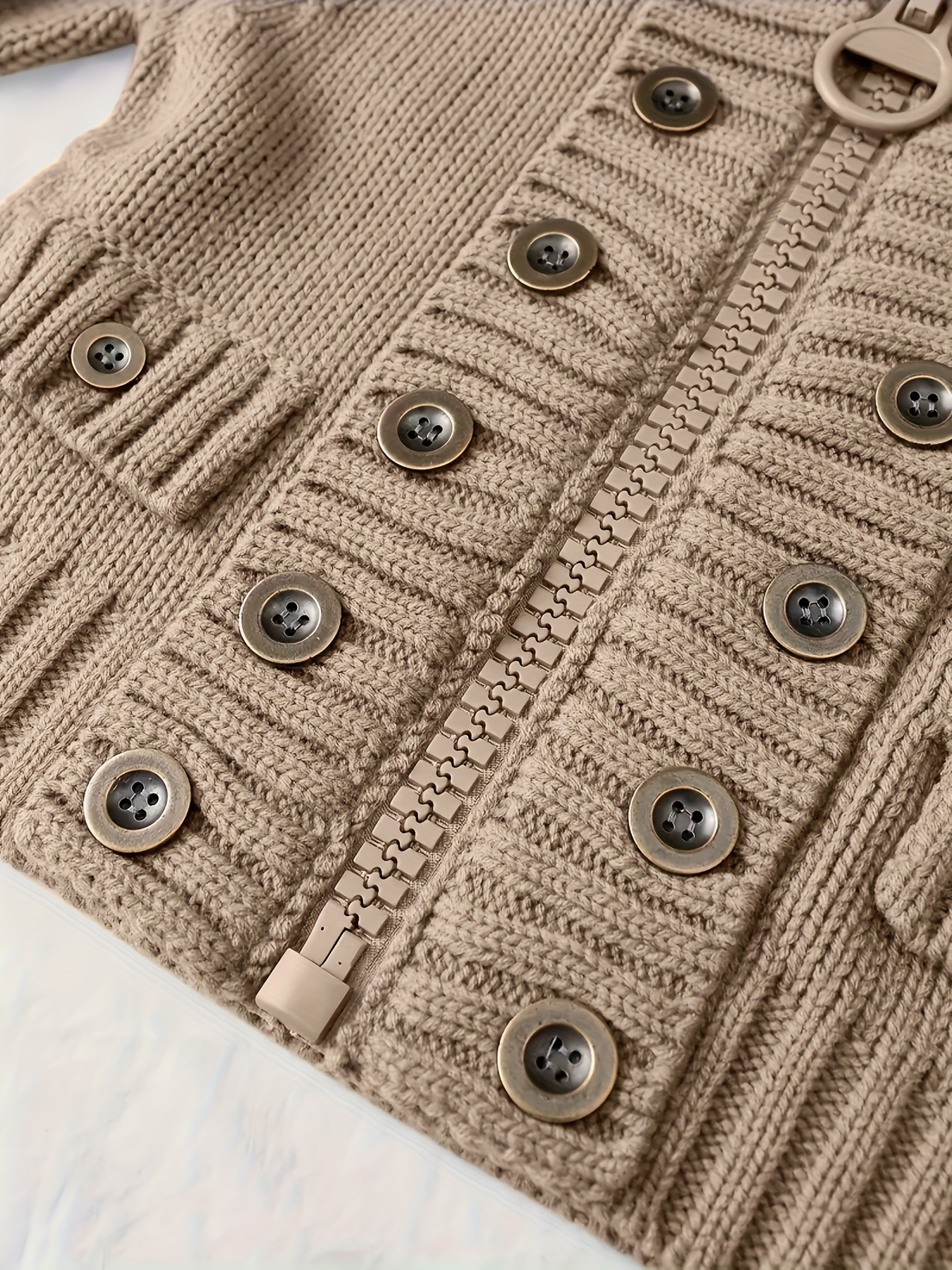 Multi-Button verzierte Stehkragen-Slim-Fit-Kardigan mit Reißverschluss