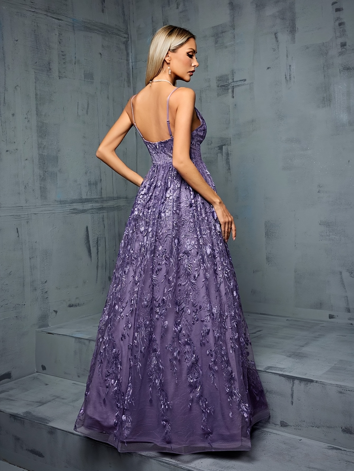 knee length dresses for ladies Exclusive Designer Net Gown For Women Floral Bride Gown Indi