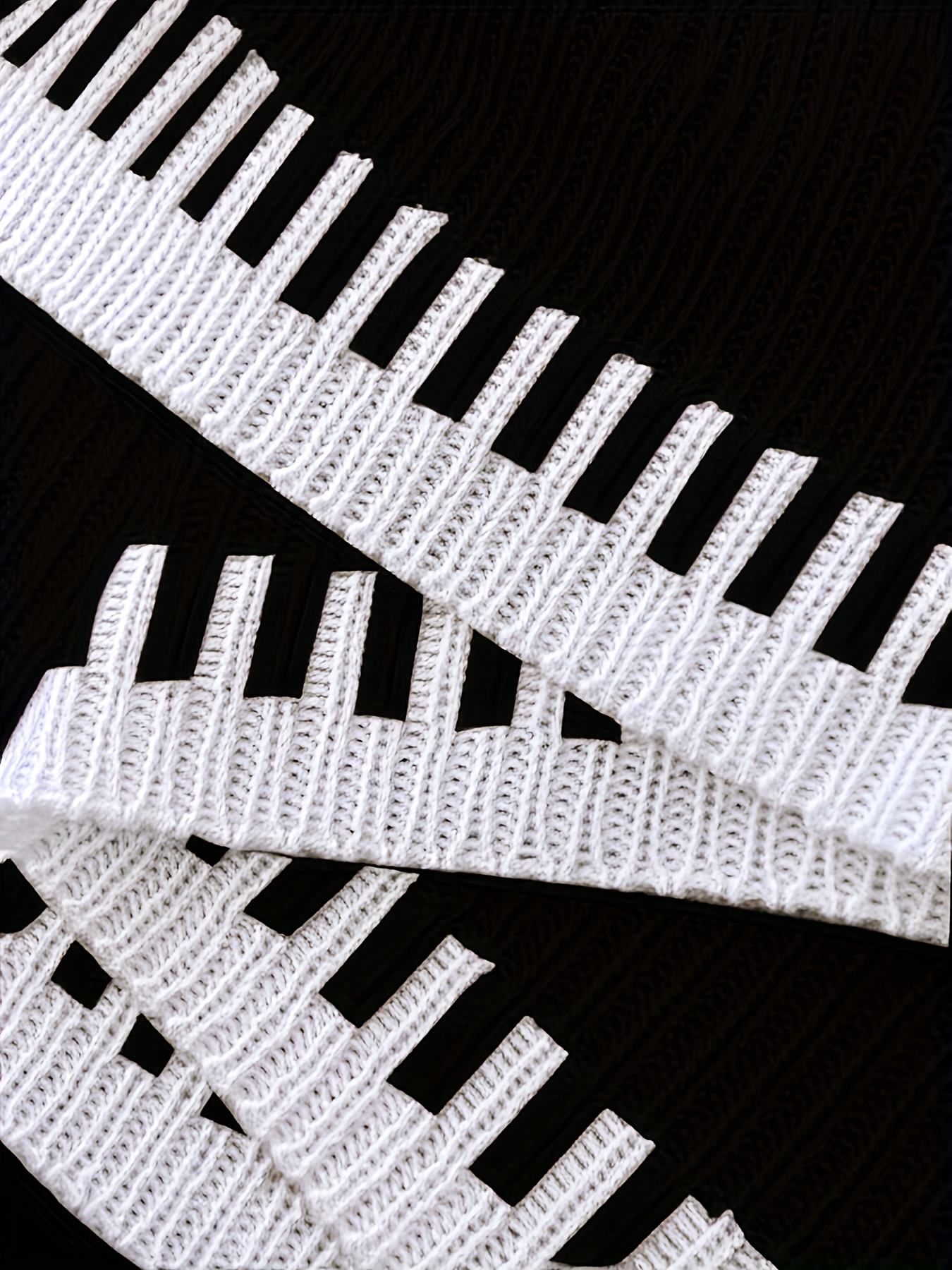 Plus Size Damen Outfit mit braunem Colorblock Sweater und Hose – Rundhals, Langarm, Stretch