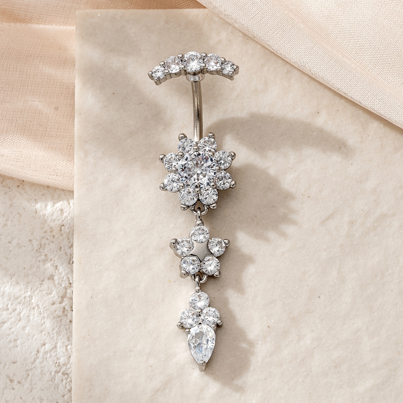 E-shop Modischer Synthetischer Zirkonia Bauchnabel Piercing Blumenanhänger Bauchnabelring Piercing Körperornament für Frauen