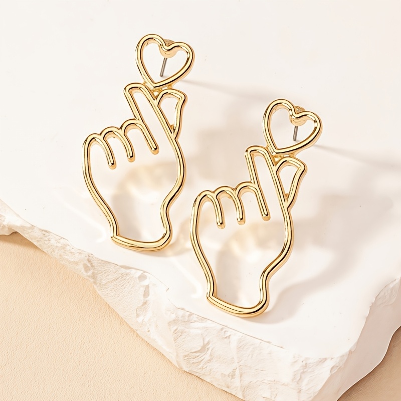 TEMU A Pair Of Elegant Heart-shaped Earrings With A Minimalist , Perfect For Daily Wear Or As A Gift For Family During Holidays
