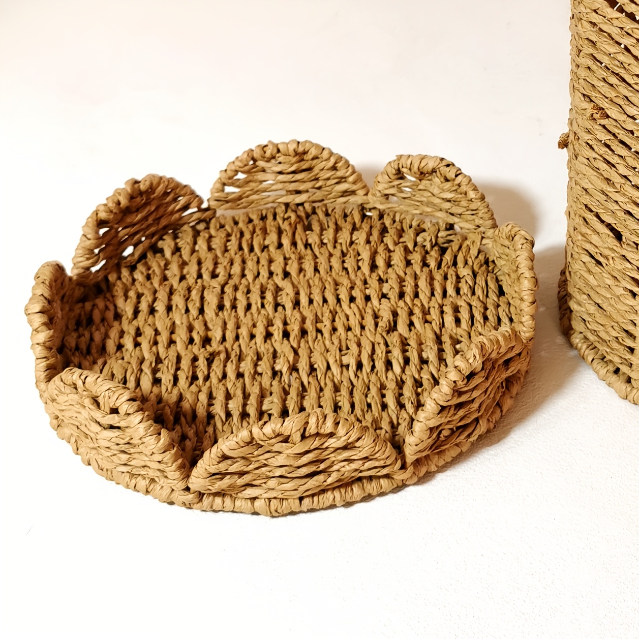 Nordic-style Minimalist Paper Rope Woven Trash Can, a High-value and Atmospheric Household Waste Paper Basket with Lid, Suitable for the Living Room, Bedroom, and Study