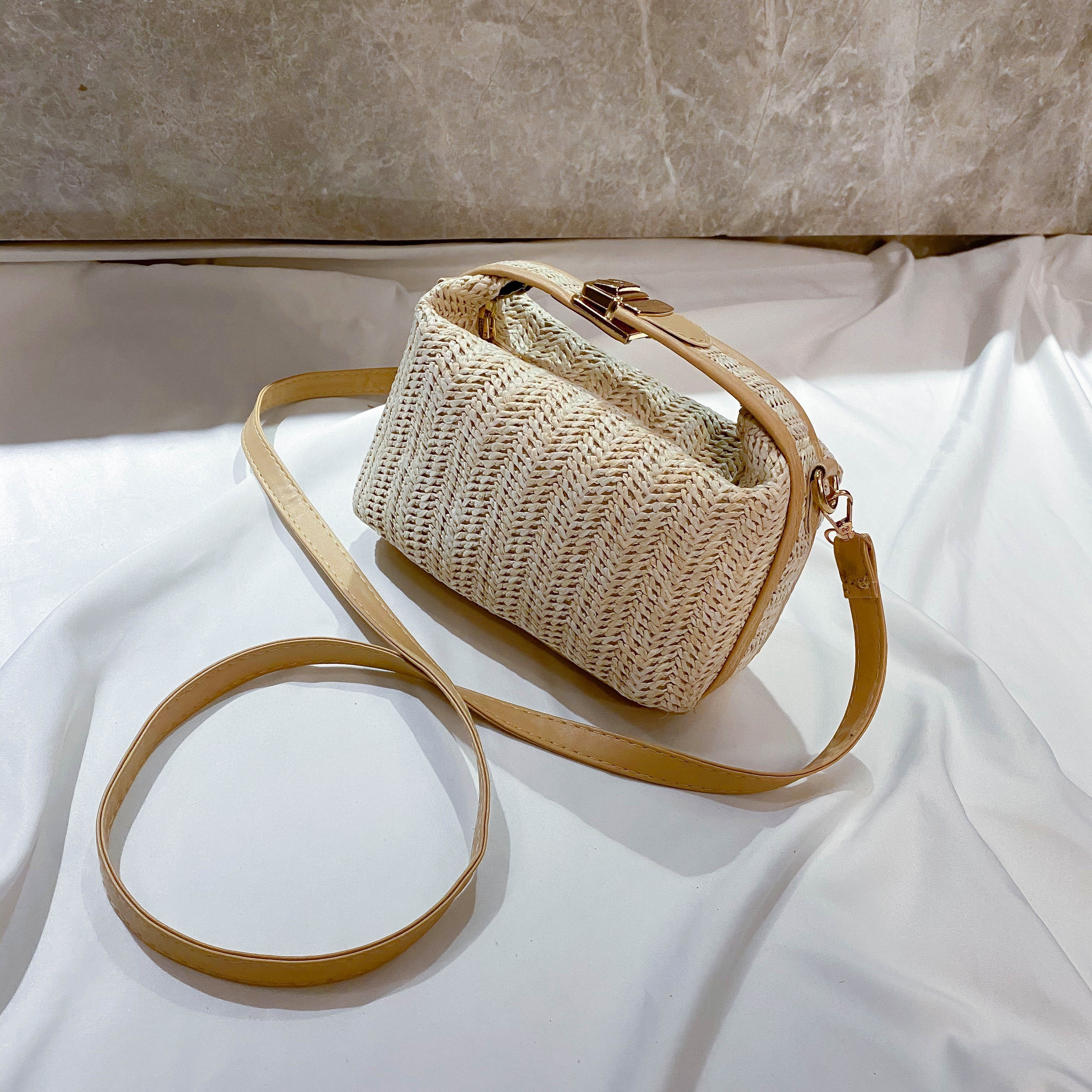 

Women's Woven Handbag, Box Purse, Chic Vacation Sweet Cosmetic Storage Bag With Shoulder Strap