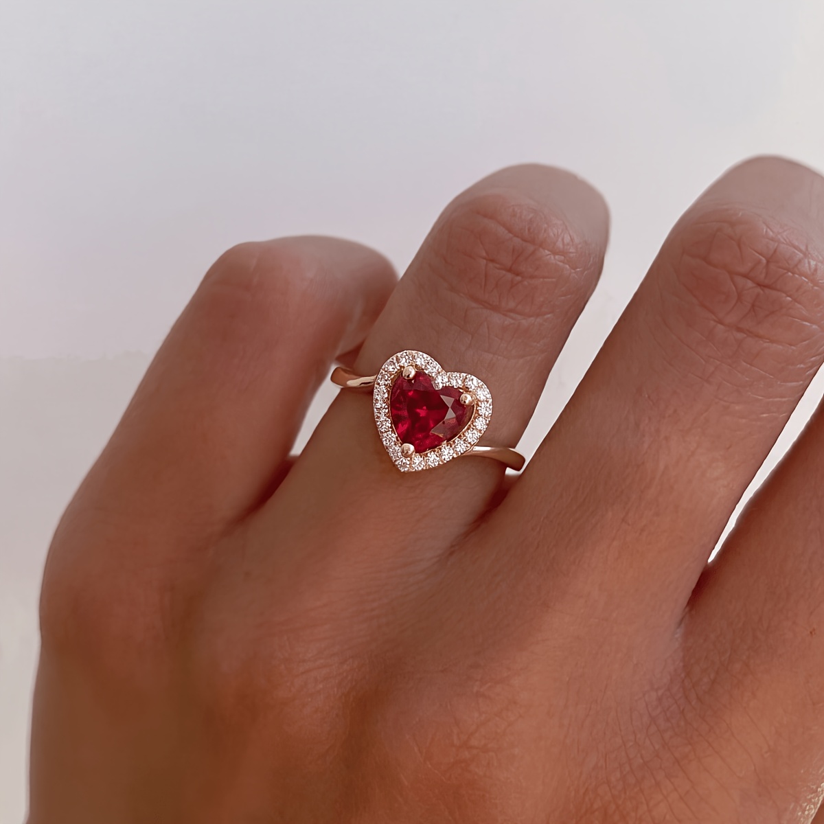 Women's Elegant Heart-Shaped Ring for Everyday Wear