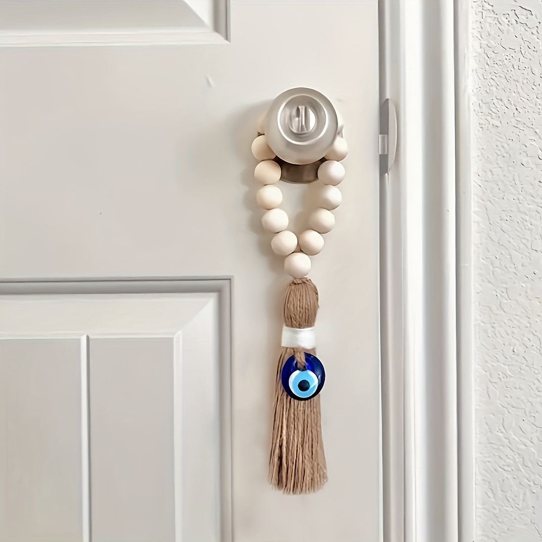 

Breloque à pompon en perle de bois bleu œil maléfique - Pendentif œil du bleu anatolien pour poignées de porte, décoration de et accents de maison