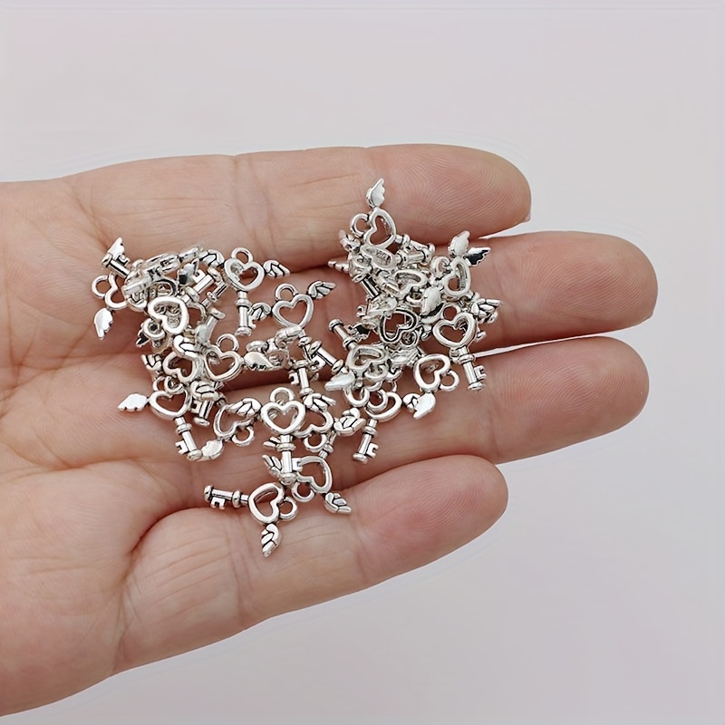 70 Ciondoli A Forma Di Cuore In Acciaio Inossidabile - 7 Stili Vintage Per Bracciali E Collane Fai Da Te