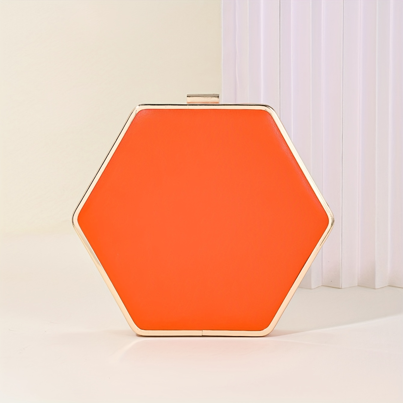 Elegant Hexagonal Clutch Bag with a Large Chain, Perfect for Evening Events, Parties, And Weddings.