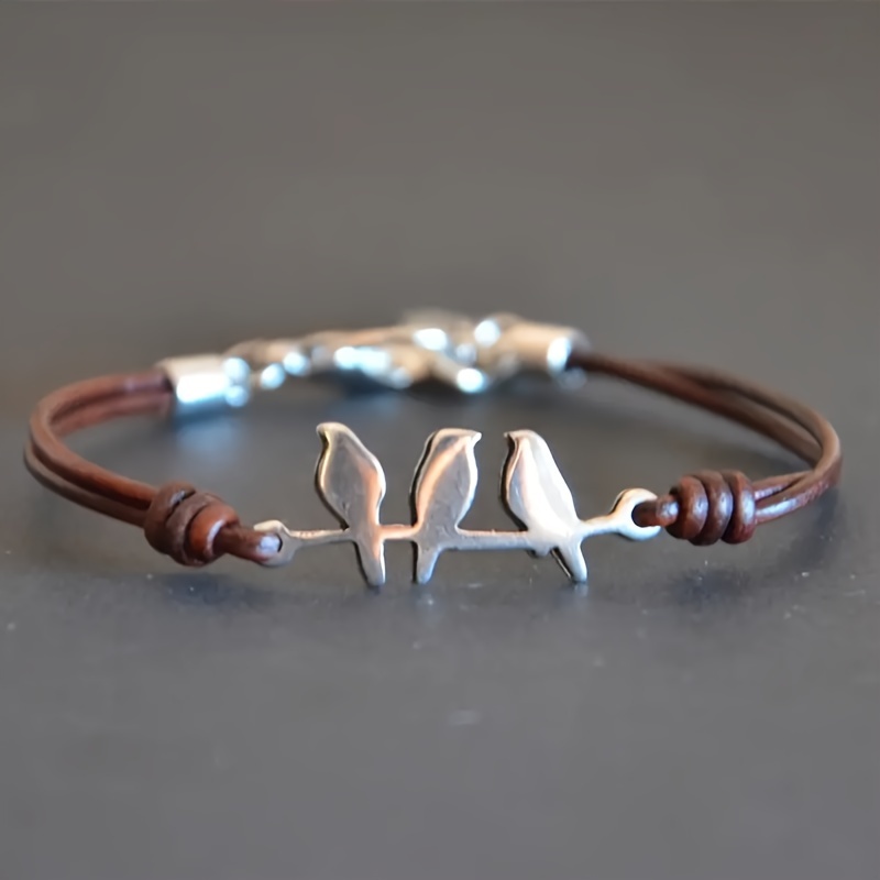 

1 Bracelet, In The Shape Of Literary And Retro 3 Little Birds, Double-layered Leather Rope And Copper Bracelet, Suitable For Daily Use As A Birthday Gift