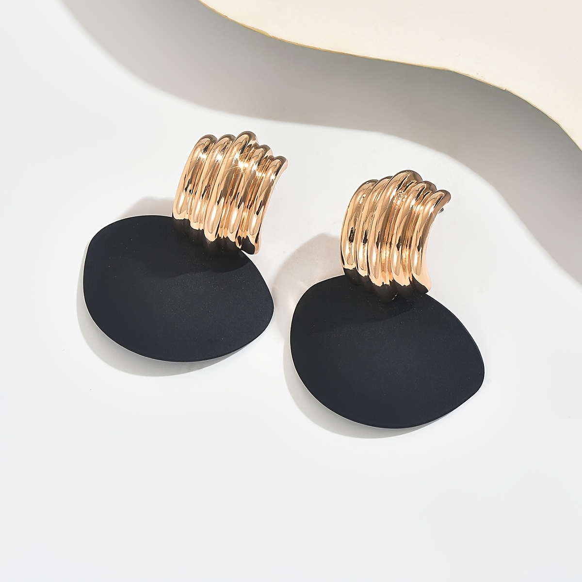 Women's Exaggerated Metal-Textured Wave-Pattern Tassel Earrings