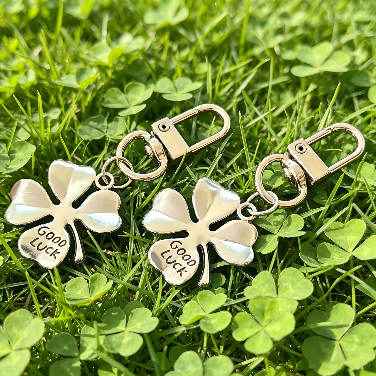 TEMU Ensemble de 2 porte-clés , gravé "GOOD LUCK", breloque dorée et argentée, pendentif tendance pour femmes, cadeau de la , décorations décoratives