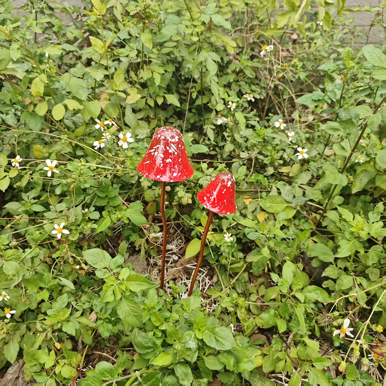 【3d】 [3d] 2pcs Fairytale Iron Mushroom Ground Plug, Multiple Colors Optional! Simulation Modeling With Atmosphere, Stable And Durable, Easy To Decorate The , Add A Touch Of To