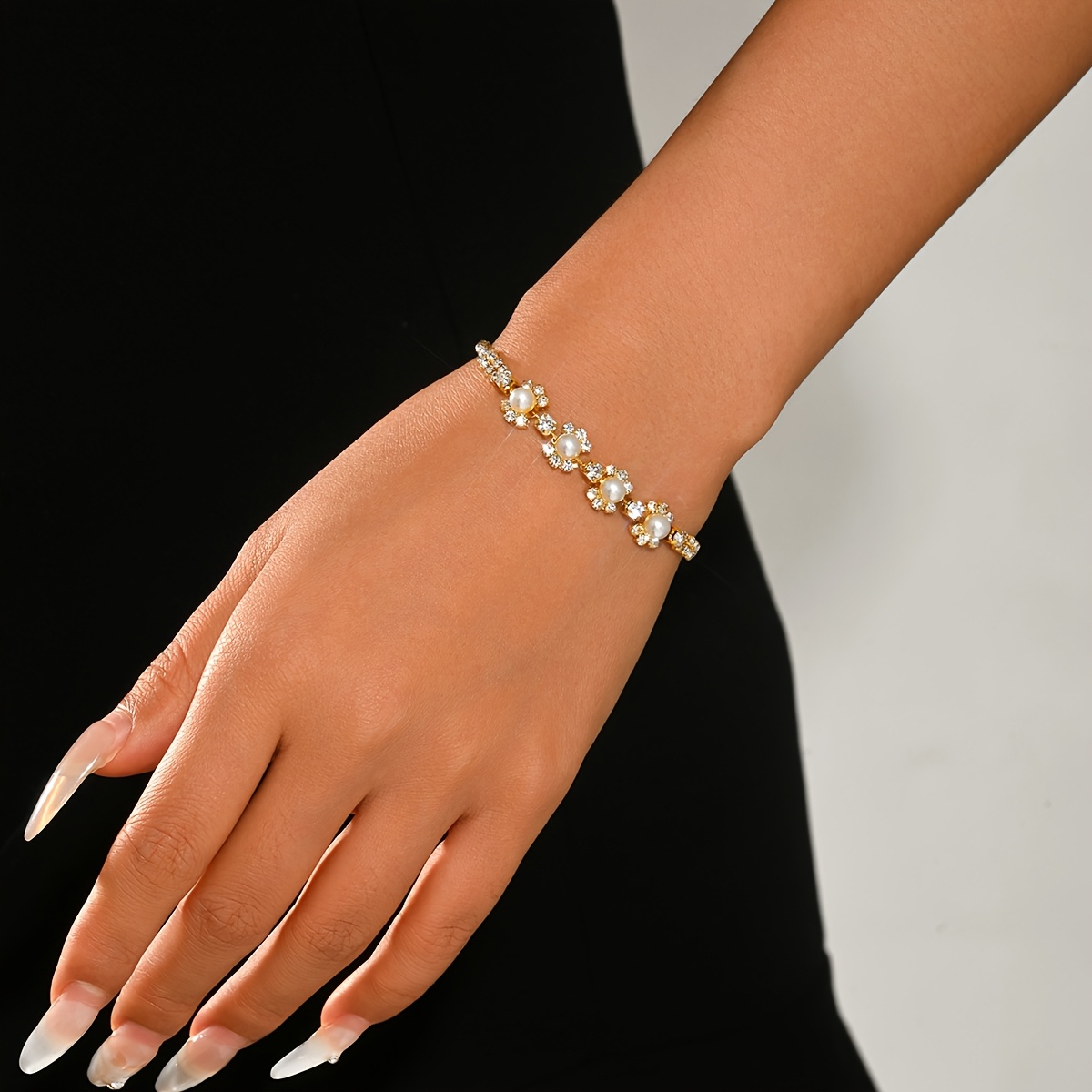 Elegant Adjustable Women's Fashion Bracelet for Evening Wear