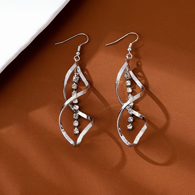 E-shop Ein Paar modische vielseitige Spiral-Design Damen-Ohrringe, ideal für lässige Outfits oder als Geschenk