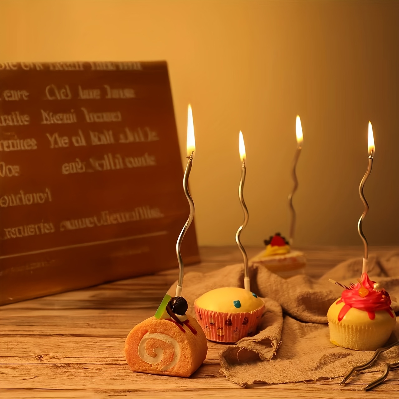 20 pezzi Candele di Compleanno a Spirale, Candele di compleanno per tort Candele Metalliche per Torta con Supporto per Matrimonio Compleanno Decorazione Torta(Oro Champagne