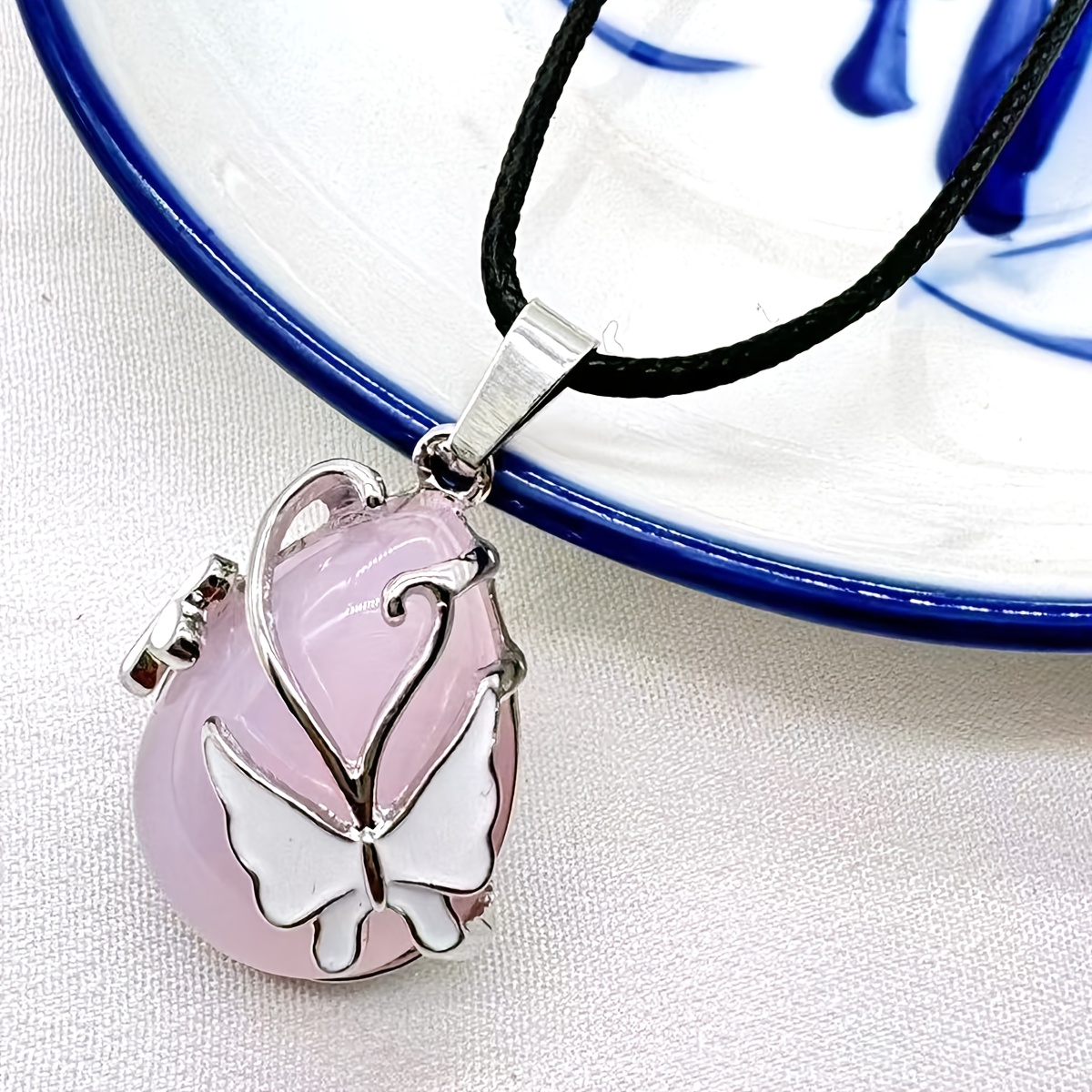 TEMU 1pc Cute Natural Stone Pendant, Suitable For Daily Wear, Party Gatherings, , Holiday Gifts, Valentine's Day Gifts