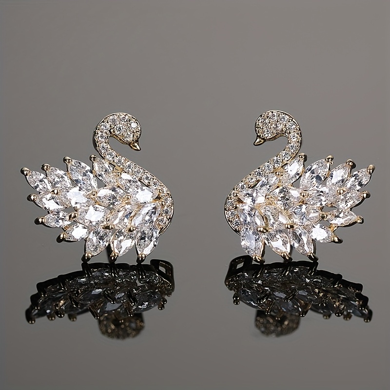 Image of 1 Pair Of Light Luxury Court Style 1 Pair Of Soft Duck Romantic Swan Earrings Valentine's Day Gift Worn
