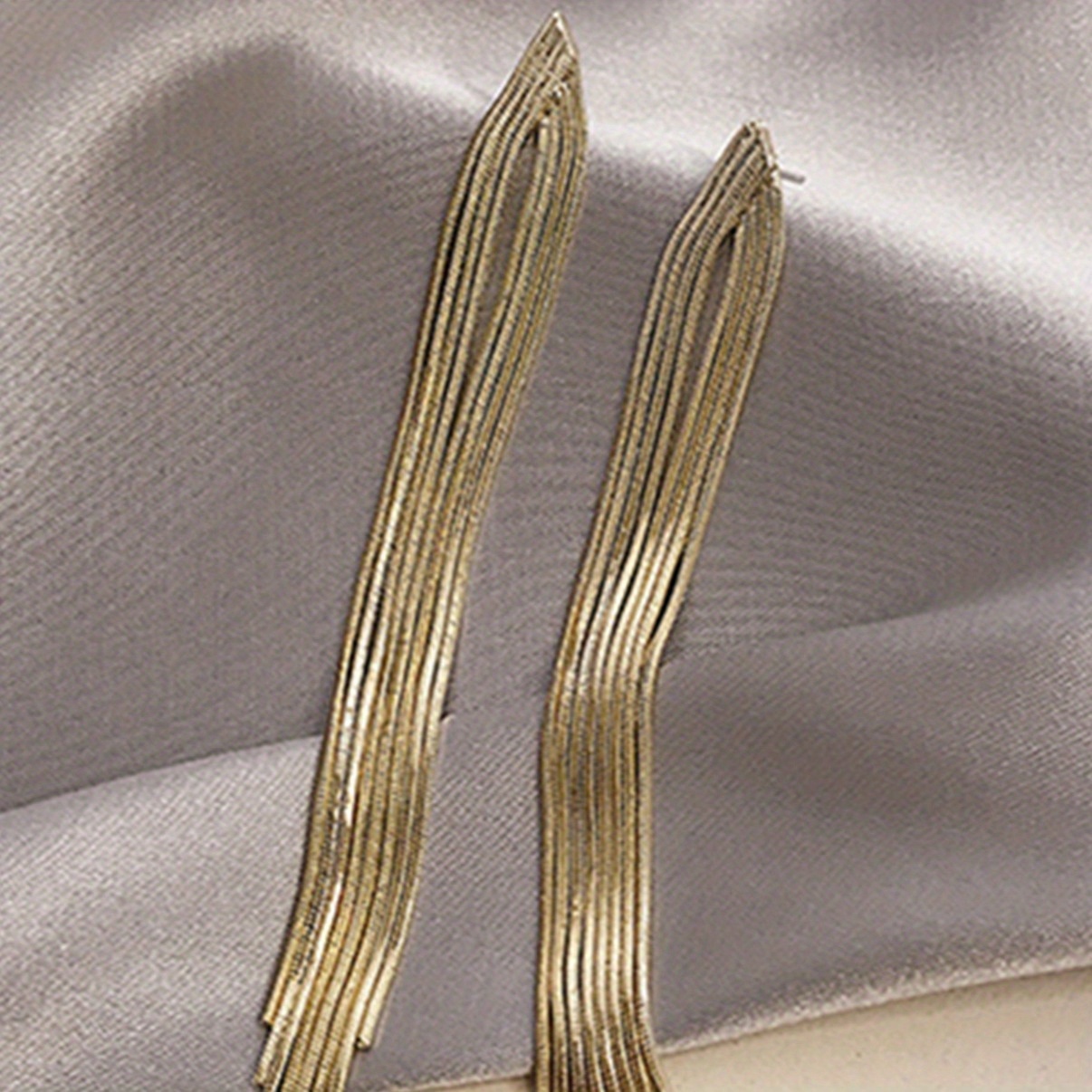 TEMU Moda Larga Cadena de Serpiente con Borlas Sin Perforación Clip para Orejas Mujer Europeo Fácil Dorado Minimalista Lujo Joyería para Orejas