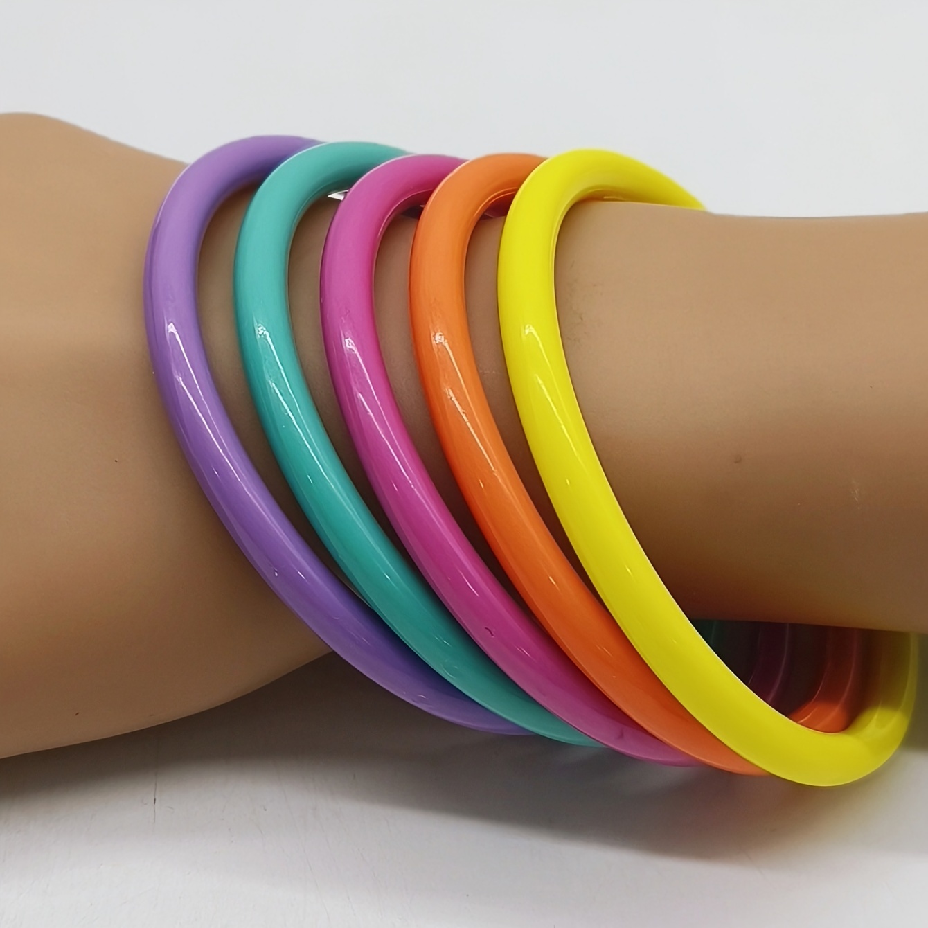 TEMU 5pcs Set Of Candy-colored Resin Bangles - Vintage Chic, 5.5mm Thick, Everyday & Holiday Wear