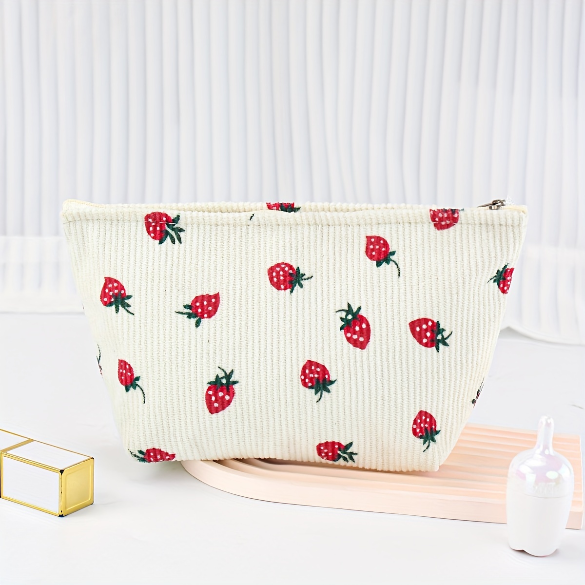 

Strawberry Print Corduroy Cosmetic Bag, Polyester Fiber Pouch For Makeup Storage