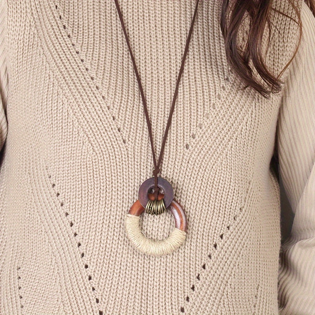 

Boho-chic Wooden Pendant Necklace - Vintage Bohemian Style, Casual Attire & Gifting