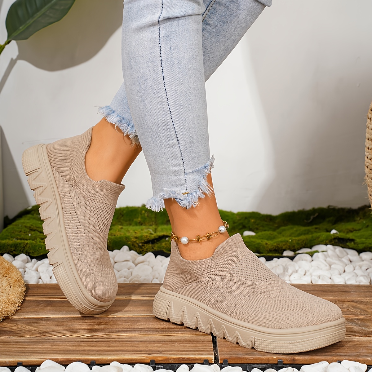 Wide Platform Walking Shoes for Casual Use