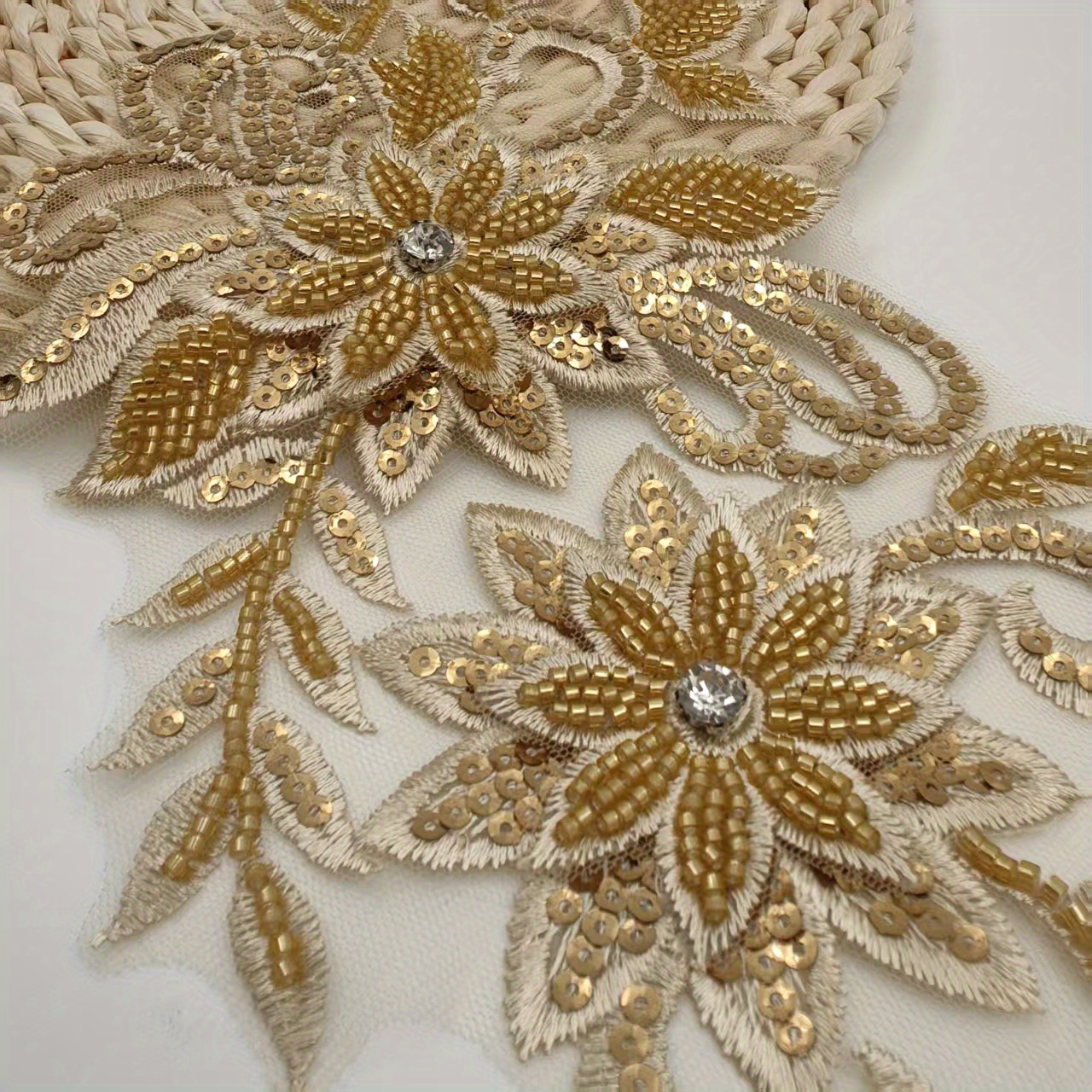 E-shop Goldene Dreidimensionale Vielseitige Perlenstickerei Mesh Pailletten Bestickte Strass Spitze DIY Dekoration Kleid Applikation Nähband