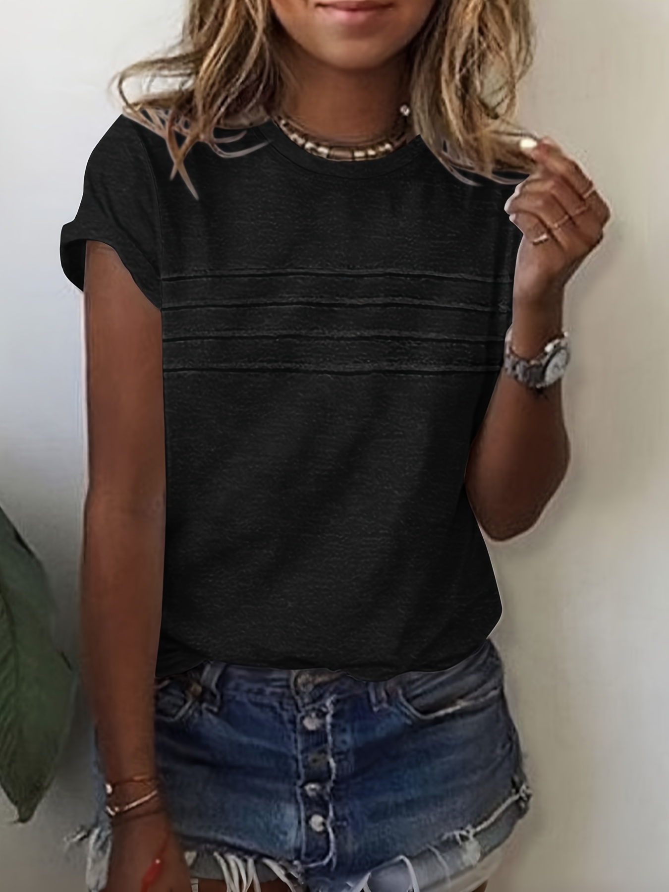 Women'S Stylish Commuting Shirt with Pleated Design at The Chest, Round Neck, And Short Sleeves.