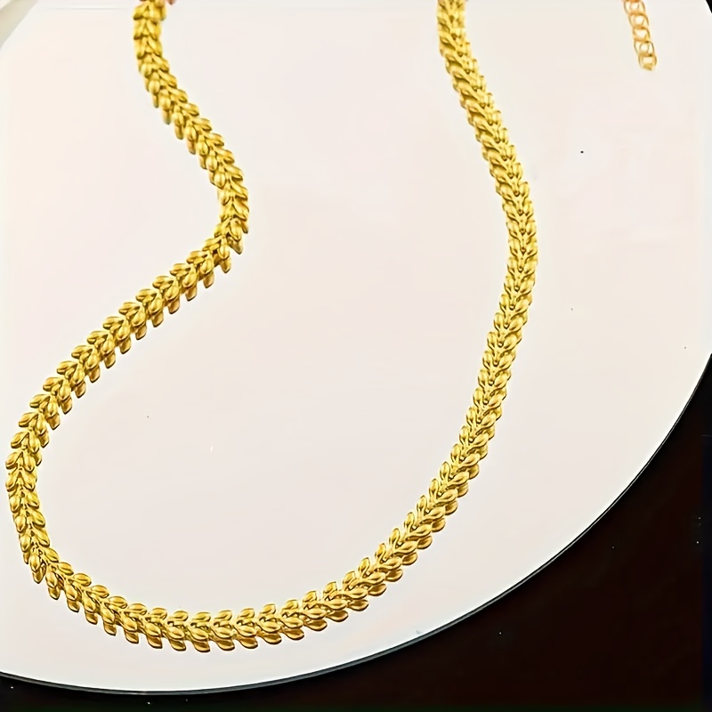 Handcrafted Leaf Shaped Link Chain for Women, Versatile Accessory