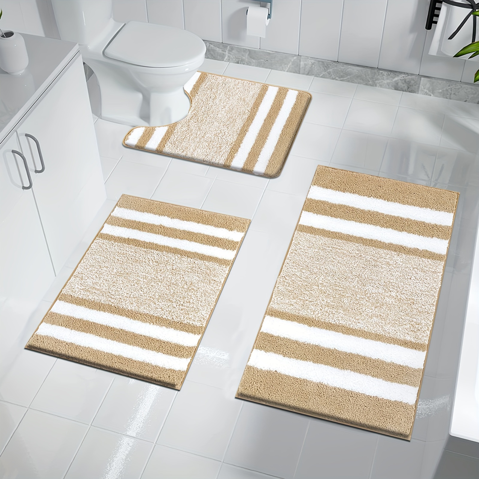 The durable non-slip PVC backing of the bathroom rug