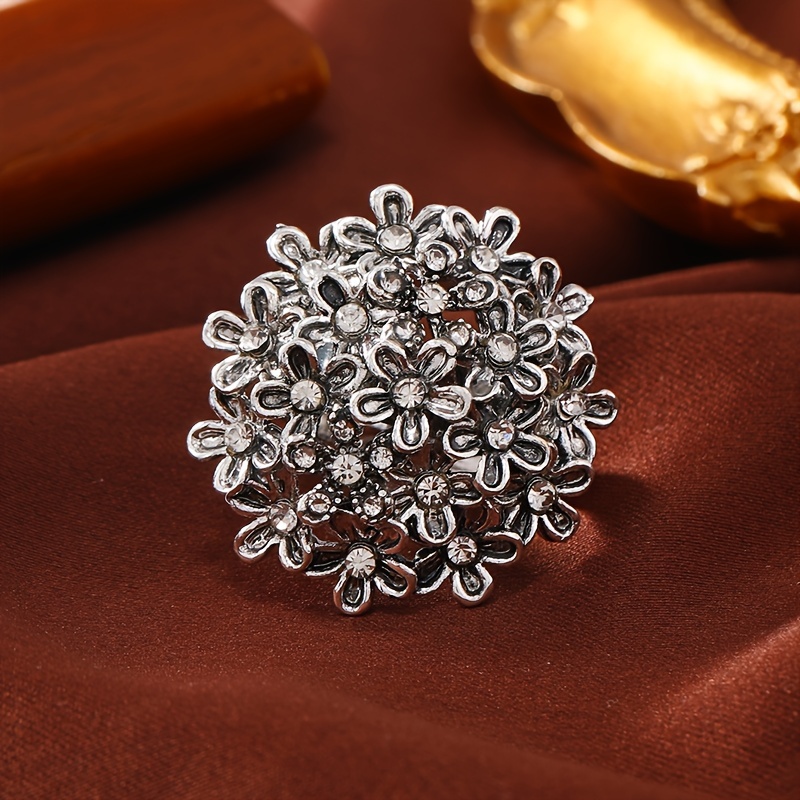 

Chic Floral Open Ring For Women - Elegant Zinc Alloy With Rhinestone Accents, Perfect For Casual Attire