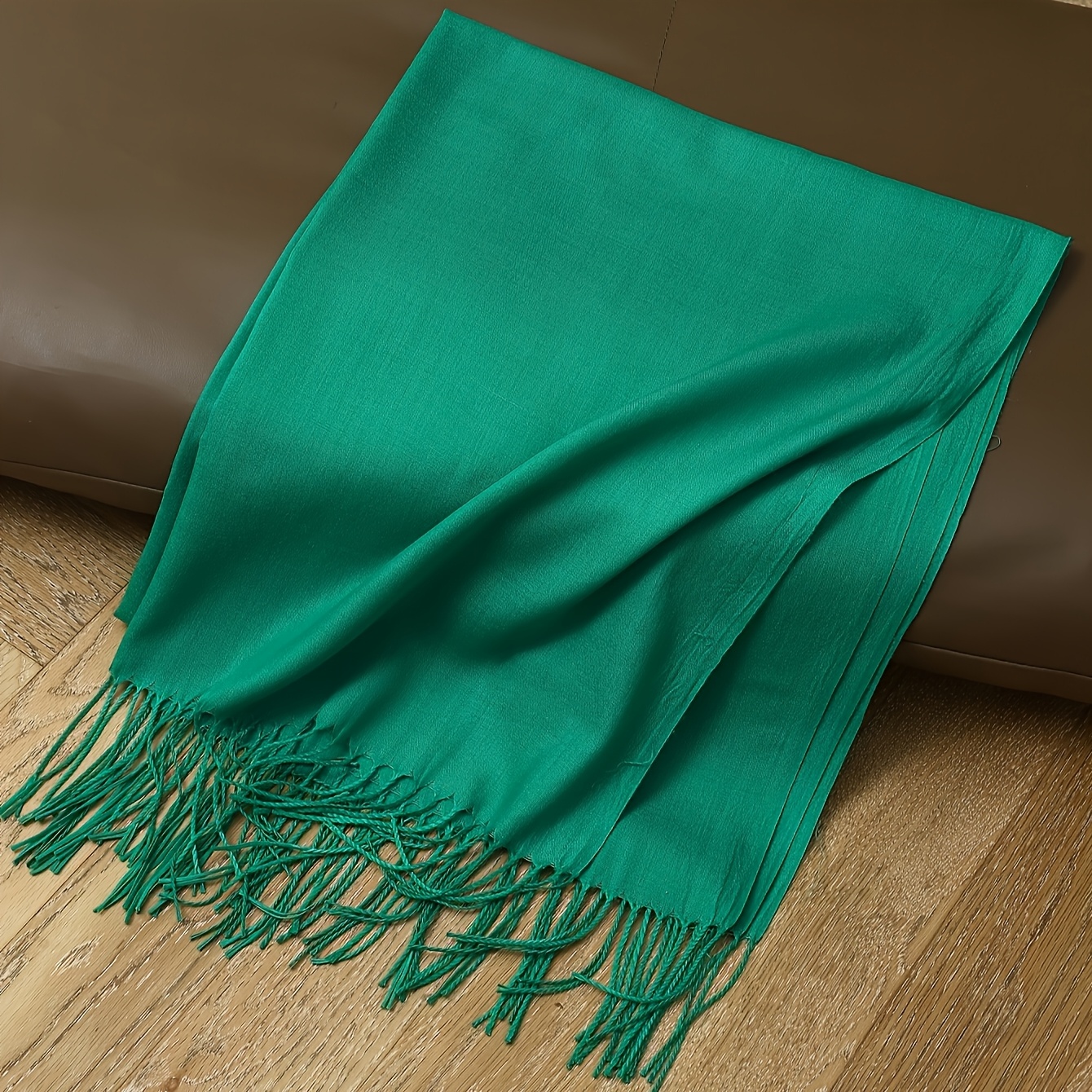 

A Solid Color Tassel Scarf, A Simple, Soft, And Warm Cashmere-like Scarf, A Mature Style Cold-proof Multi-functional Non-elastic Scarf, A Unisex Christmas Gift