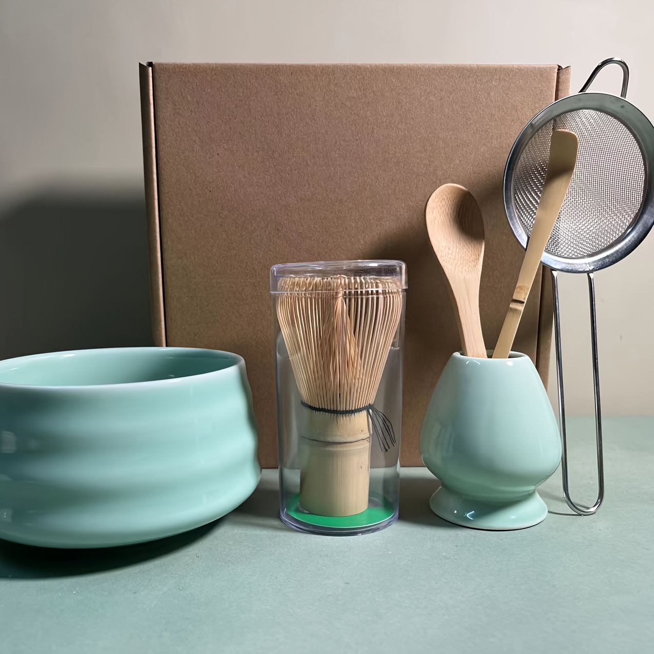 Ensemble De Thé Matcha 5 Pièces Rose - Bol, Fouet, Support, Passoire Et Cuillère En Céramique Et Bambou