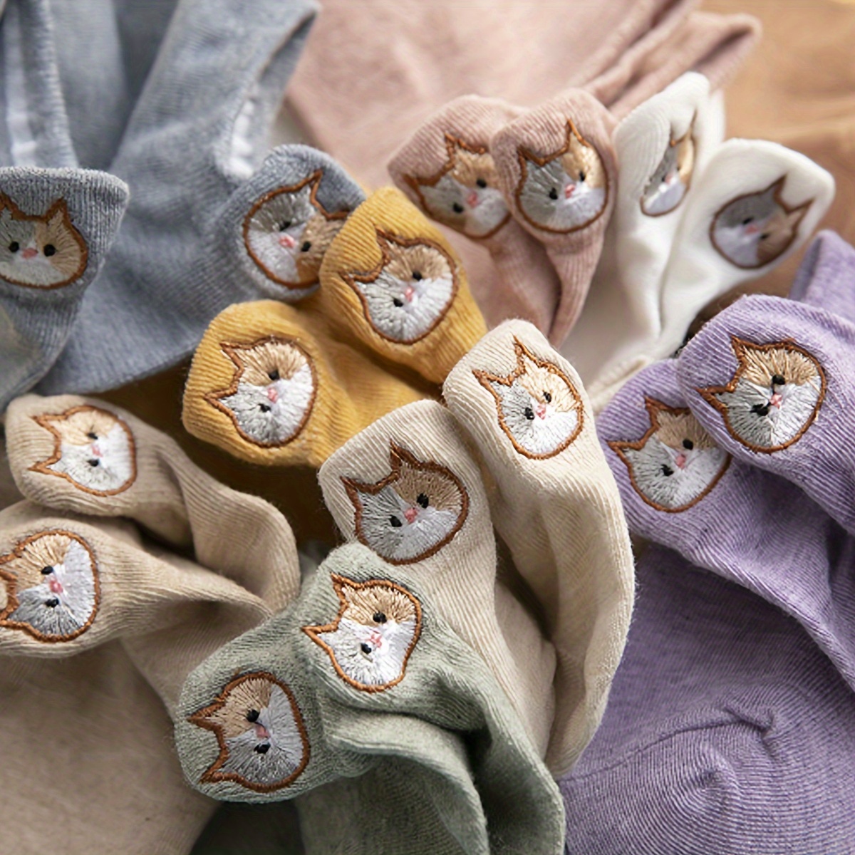 Pack Of 10 Pairs Mixed Color Women's Short Socks With Embroidered Heel Tabs, Small Ears, And 3d Embroidered Cartoon Cat Low-cut Shallow-
