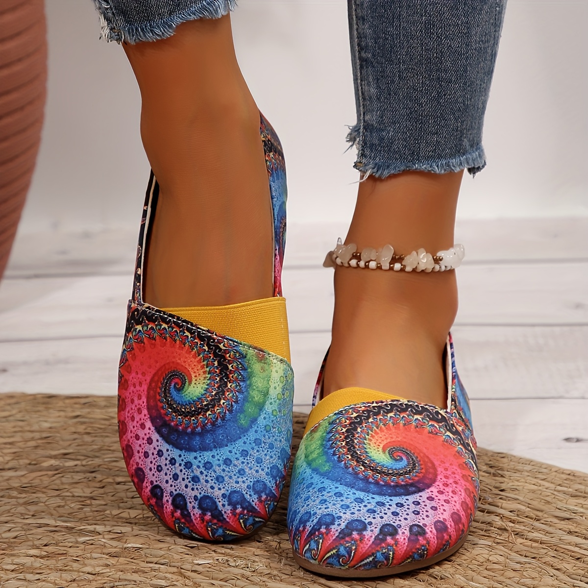Image of 2024 Model Flat Heel Elegant Internet Famous Trade Women's Cloth Flat Shoes, Women Shoes