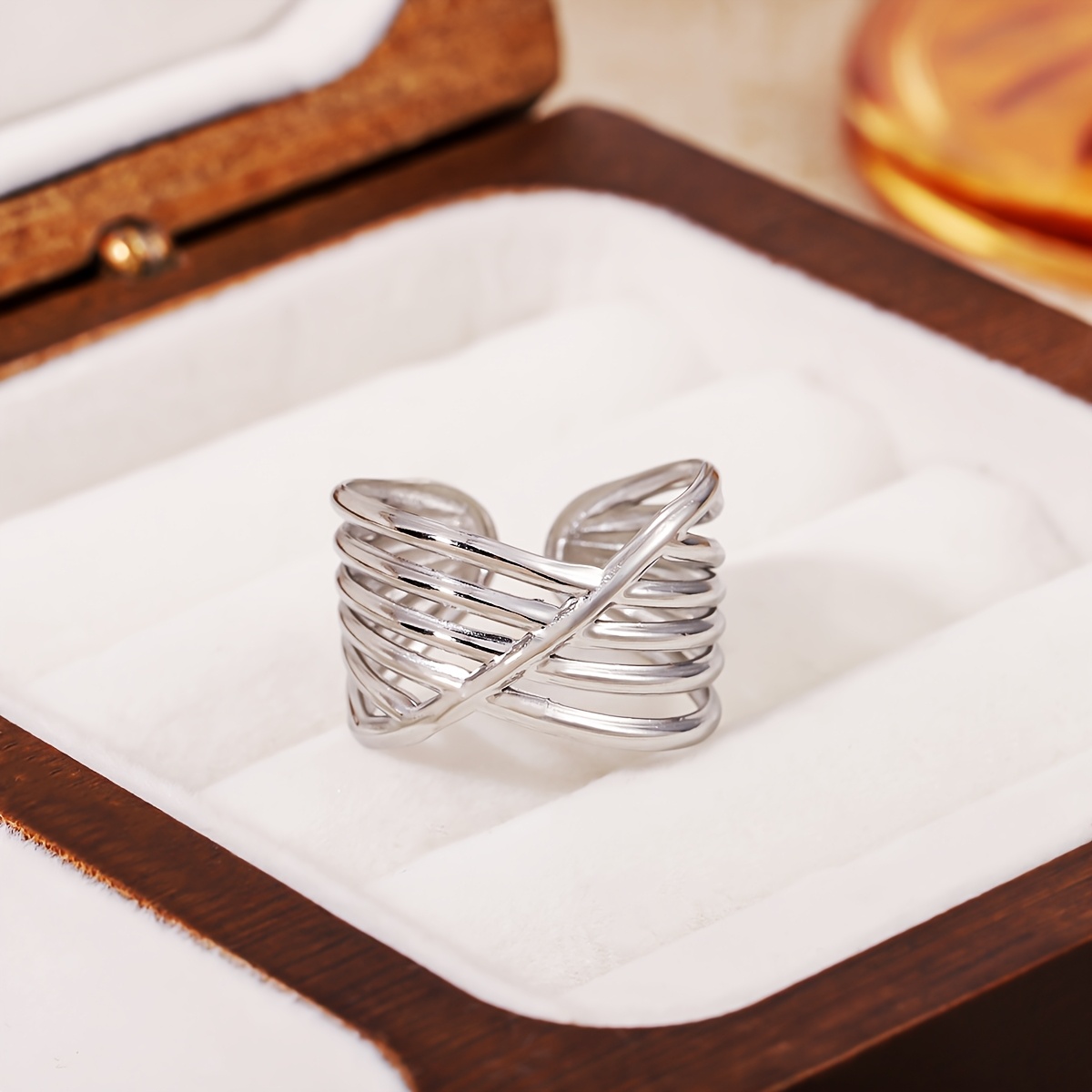 A Hollow-lined 304 304 Stainless Steel , Made Of And Non-fading Material, Suitable For Daily Wear As Well As For Gift- On Special Occasions Or For Family , Without Battery, For Teenager, For Teenager